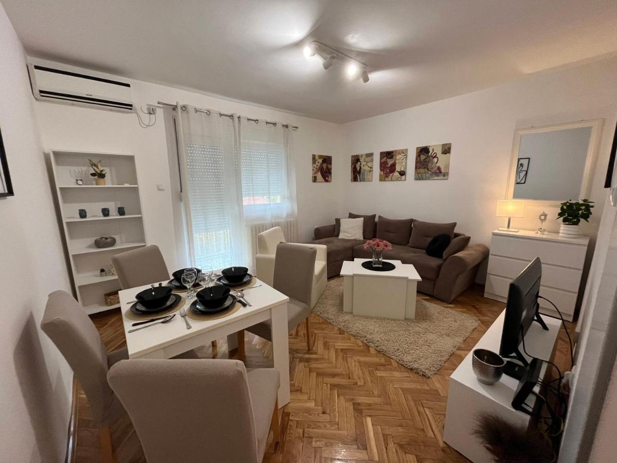 Apartment Sophie โนวีซาด ภายนอก รูปภาพ